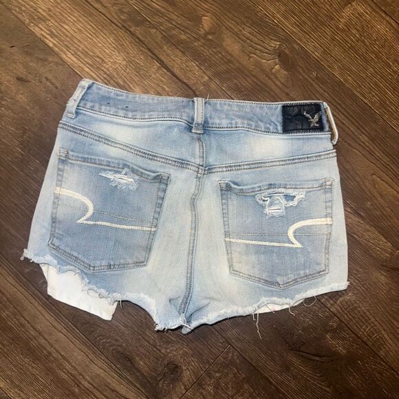 American Eagle destroyed cutoff 2 hi-rise shortie shorts - Picture 2 of 3